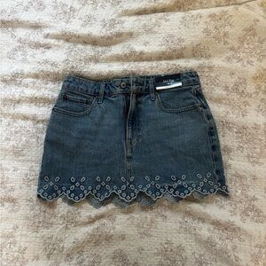 Abercrombie Denim Mid Rise Mini Skirt with Embroidered Scalloped Hem Curve Love